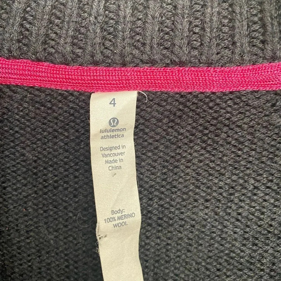Lululemon 100% merino wool cardigan snap closure size 4 excellent condition - Picture 3 of 5